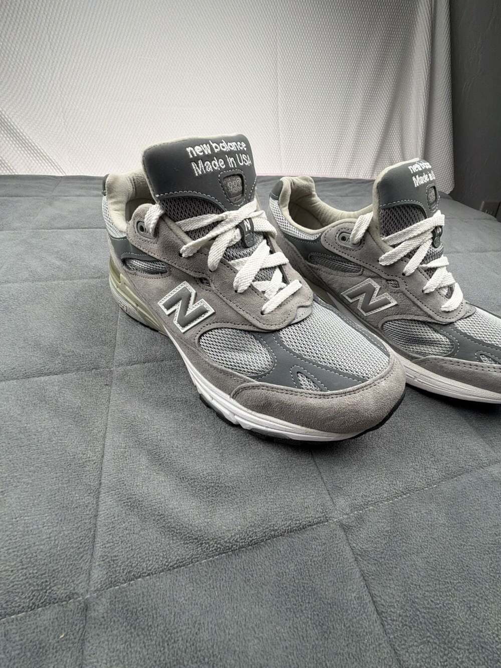 New Balance 993 Made in USA Grey White Sneakers WR993GL. MISMATCHED size 9 2A/2E